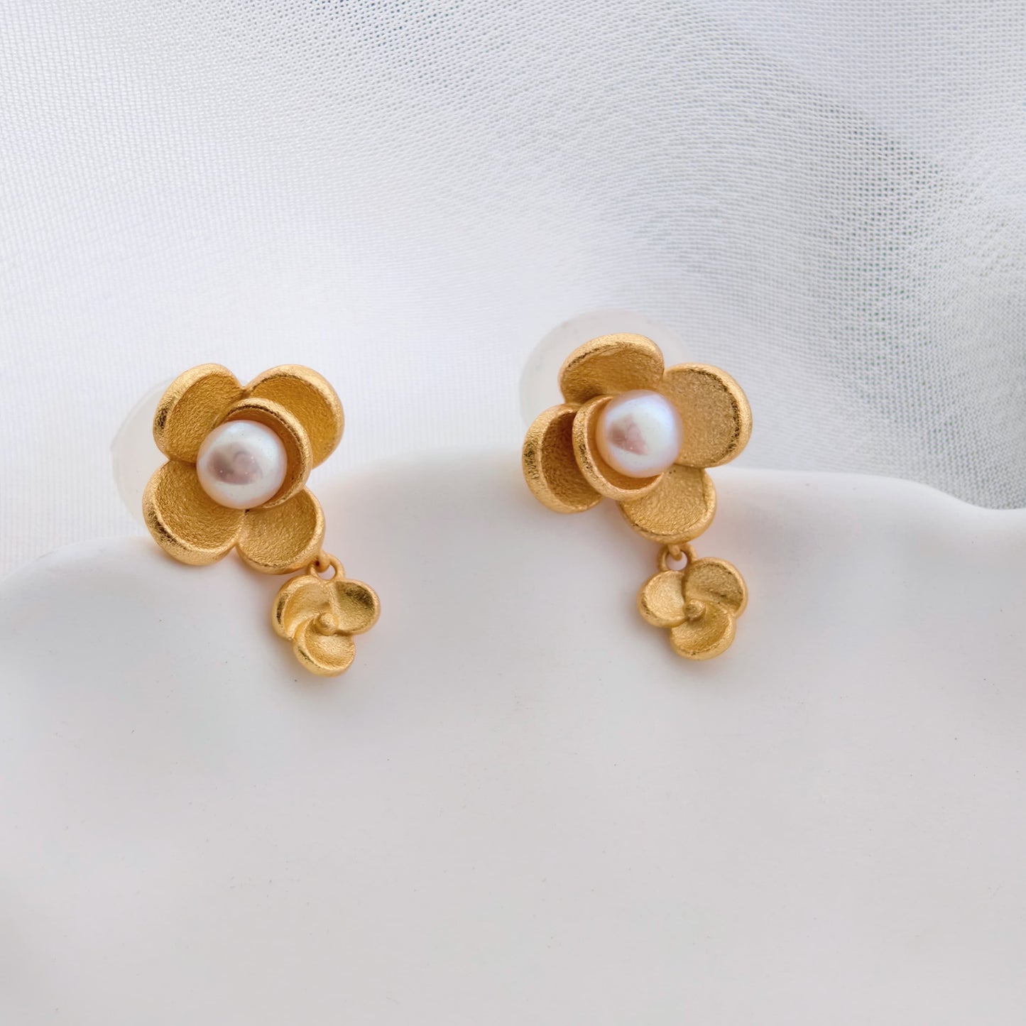 Vintage Gold Matte Floral Pearl Stud Earrings