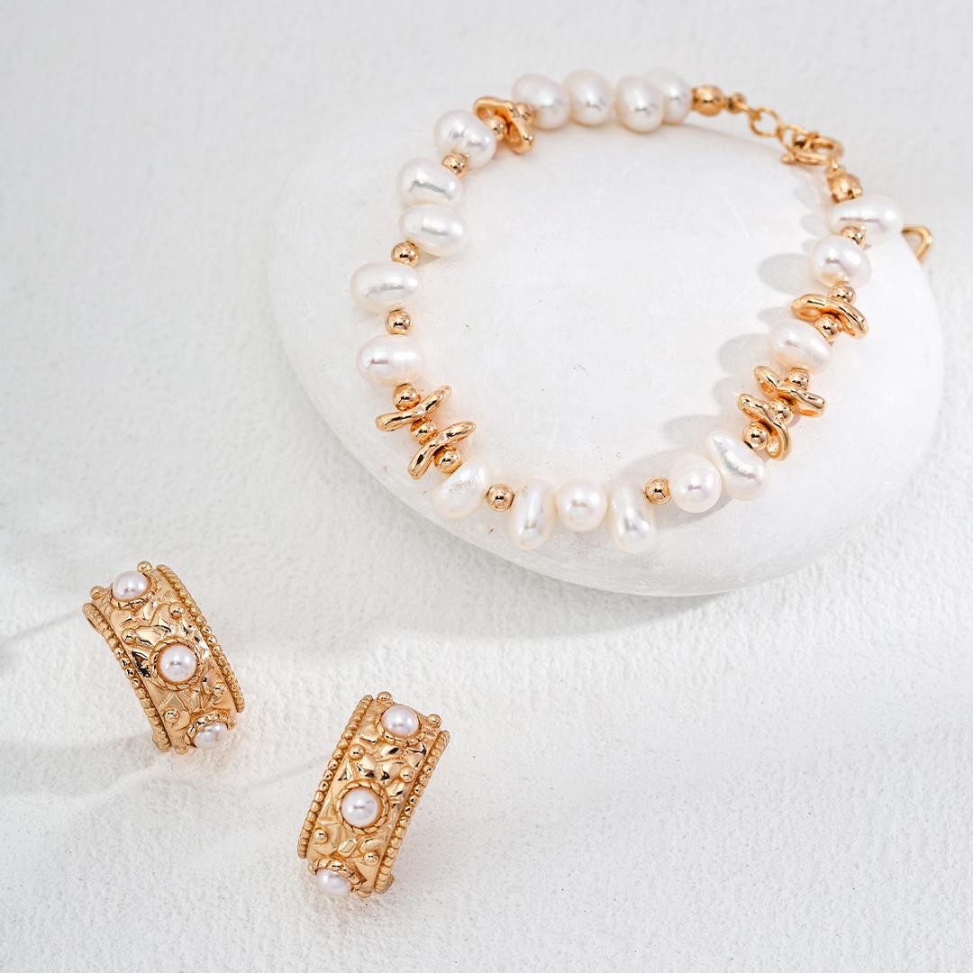 Elegant Freshwater Pearl Jewelry Set – 925 Sterling Silver Bracelet & Earrings