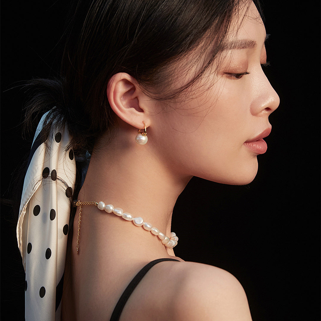 Elegant Baroque Pearl Necklace