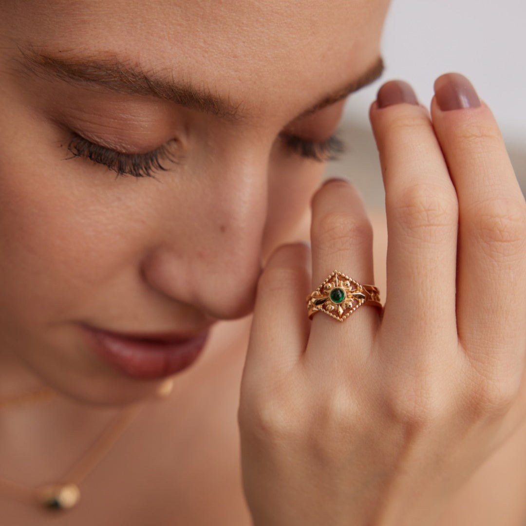 Vintage Palace-Style S925 Silver Zircon Ring