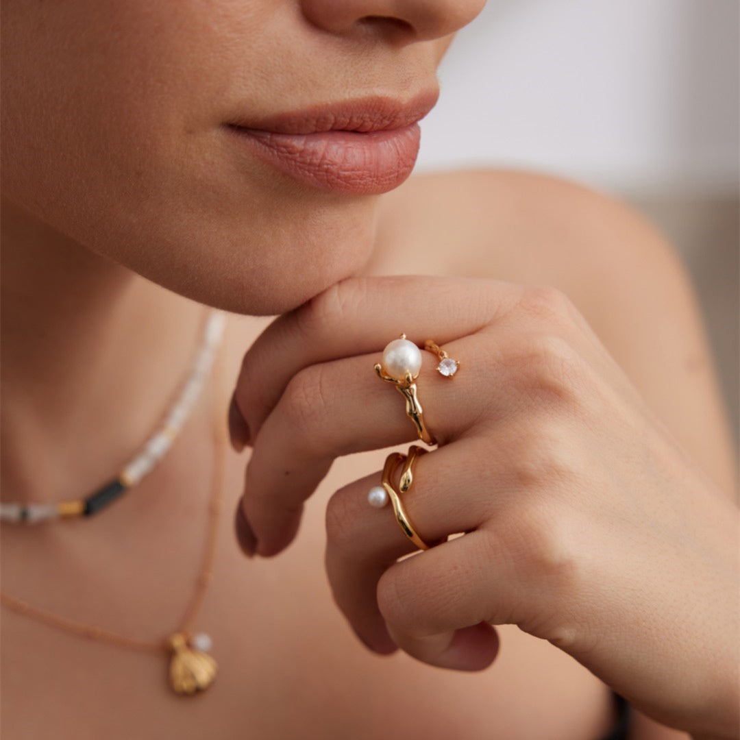 Elegant Silver Pearl Zircon Ring